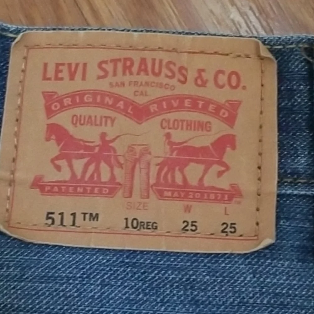 Levi's‎ Cutoffs distressed shorts size 10